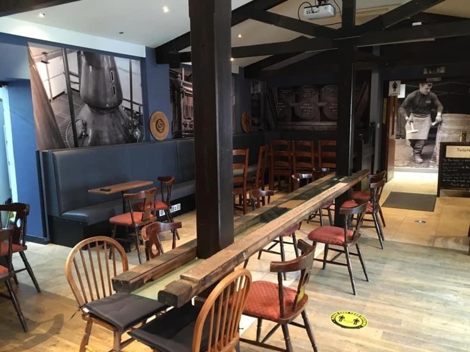 The Whisky Vaults 호텔 오반 외부 사진