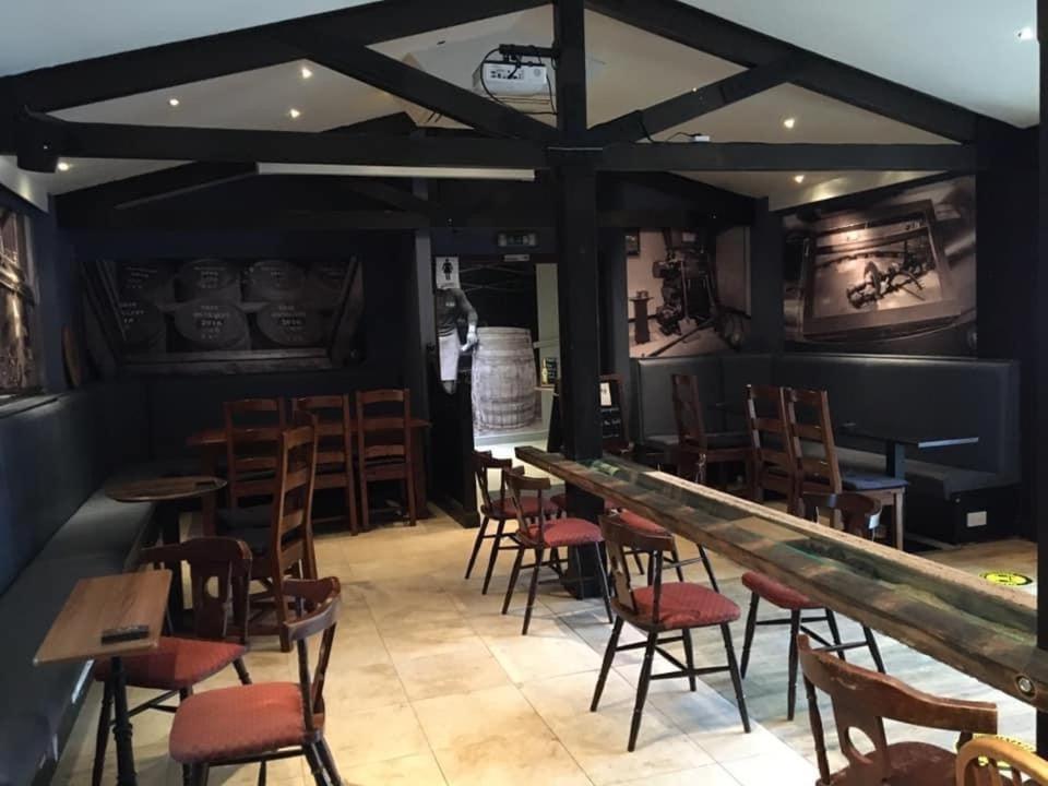The Whisky Vaults 호텔 오반 외부 사진
