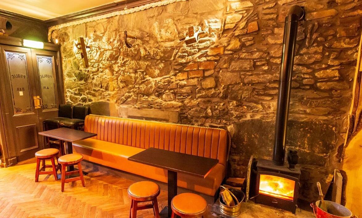 The Whisky Vaults 호텔 오반 외부 사진